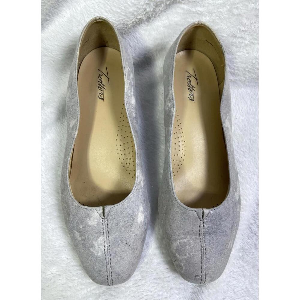Trotters Womens T3235-063 Closed Toe Classic Low Pumps, Size 9.5 WW Gray Marbled